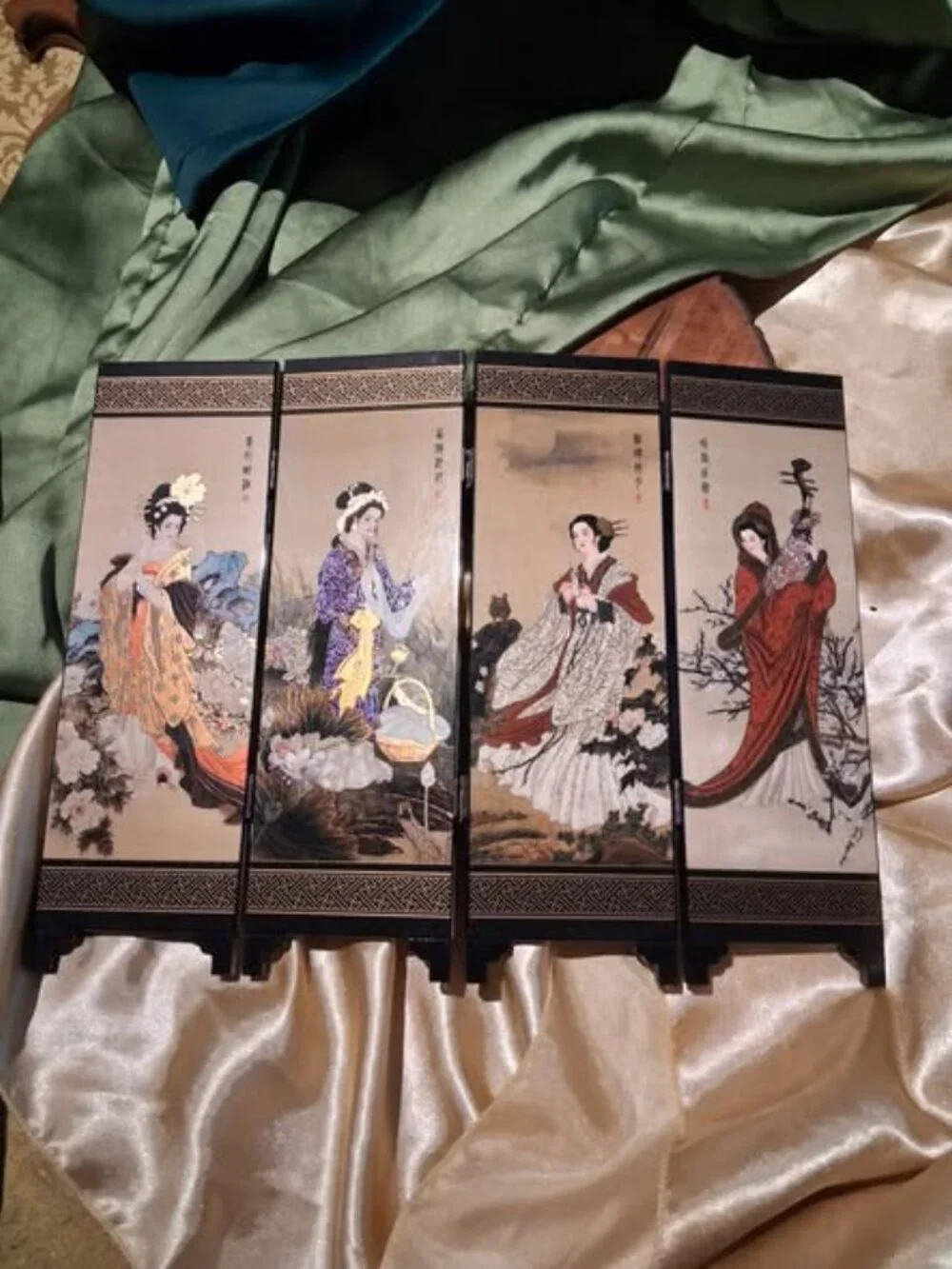 Vintage Chinese Mini Lacquer Screen 4 Panel Tabletop Display Four Great Beauties